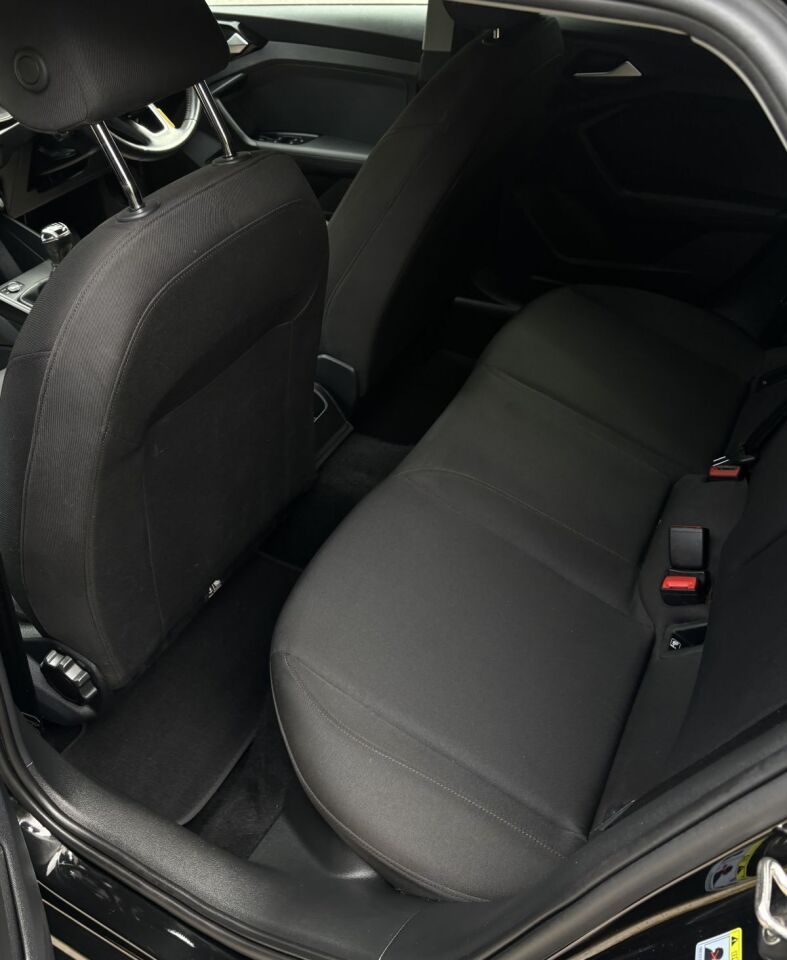 2018 Audi A1 Sportback 30 TFSI SE, photo 4