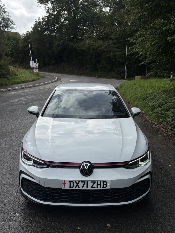 2021 Volkswagen Golf GTI TSI Semi-Auto, photo 2