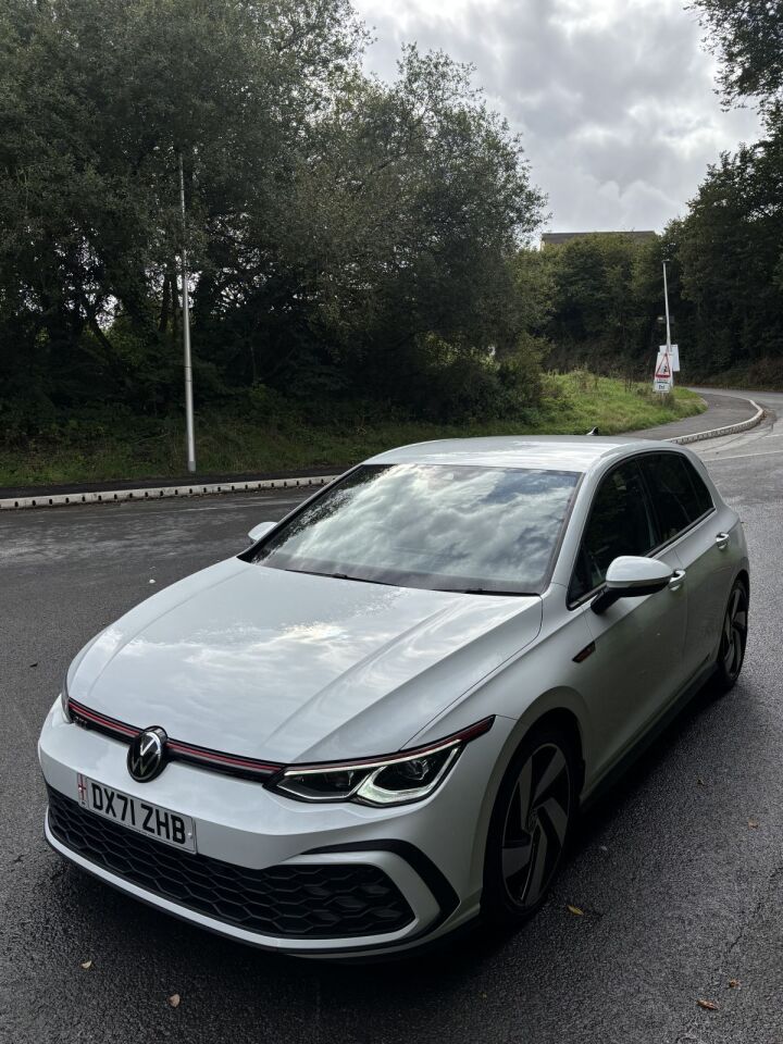 2021 Volkswagen Golf GTI TSI Semi-Auto, photo 3