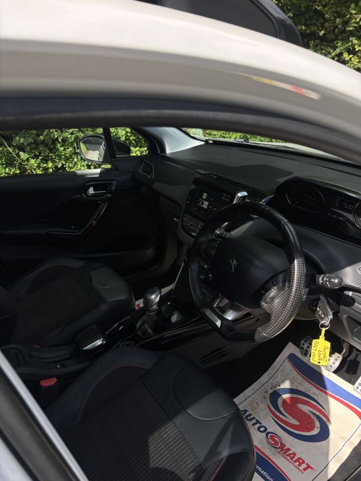 2017 Peugeot 2008 GT Line Blue HDi, photo 9